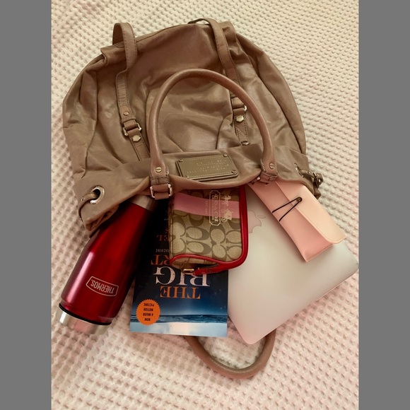 ☑️SOLD☑️Marc by Marc Jacobs Leather Tote Standard - Picture 5 of 7